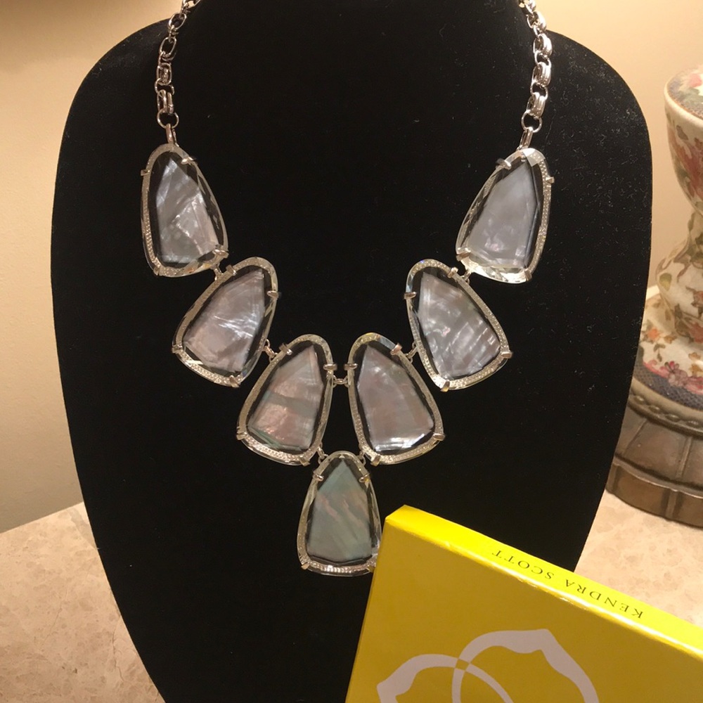Kendra Scott Harlow Suspended Mother of Pearl ❤️